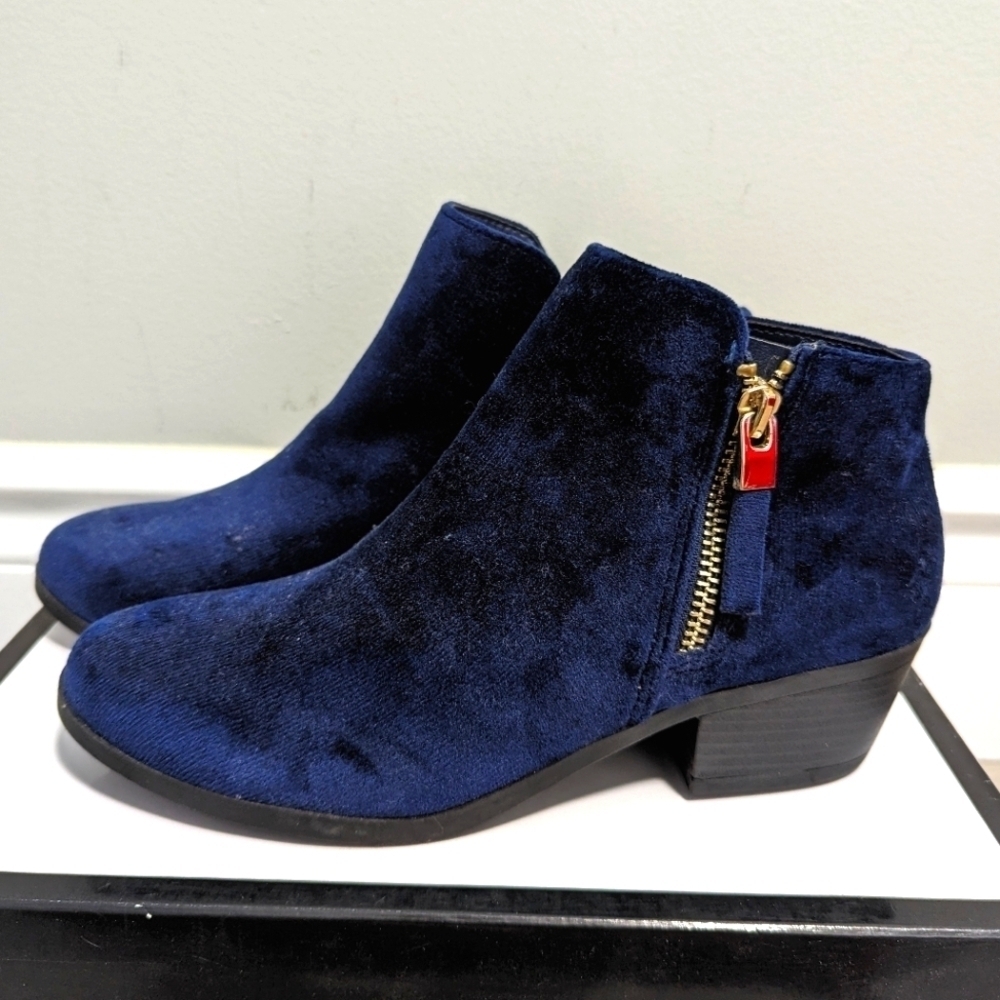 Call It Spring Low block Heel Chelsea Boots Blue with gold zipper